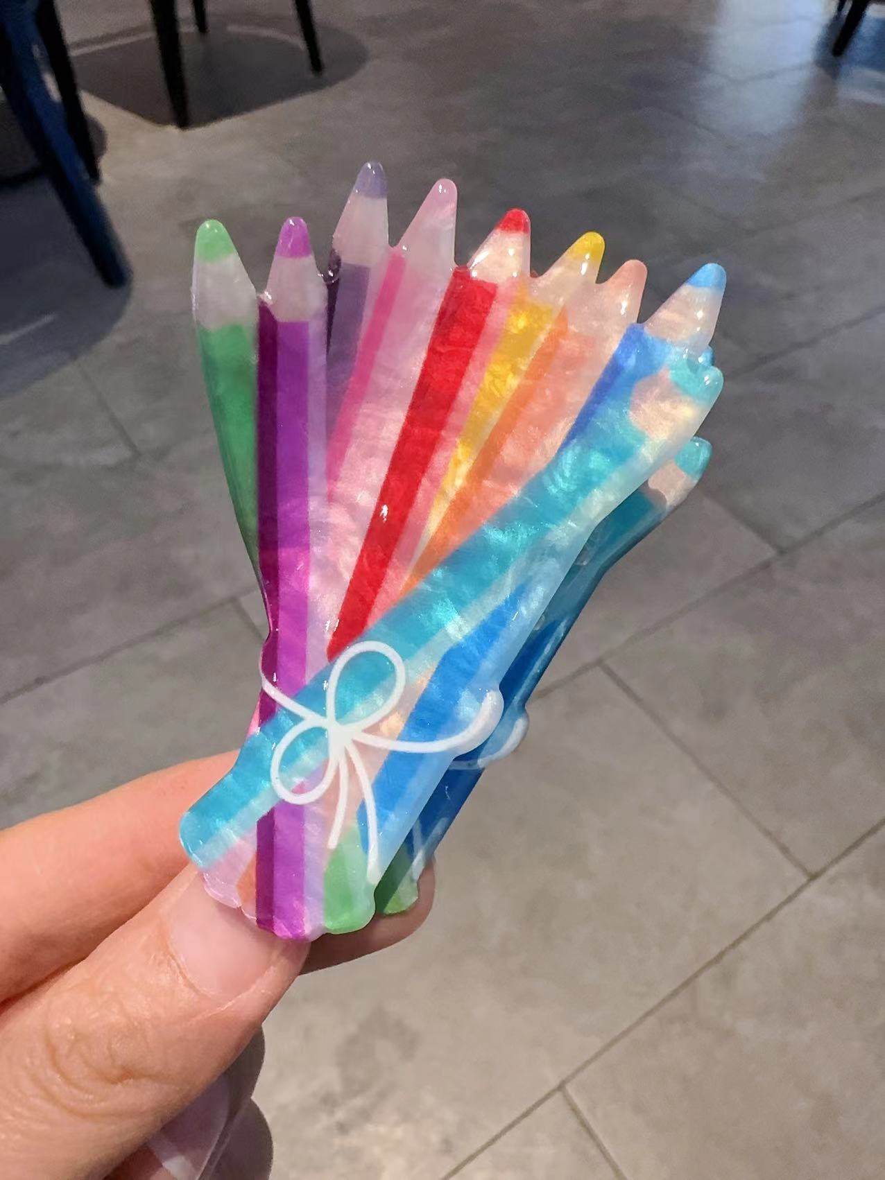 1 Colorful paintbrush grab cli - đánh giá và giá Women Accessories Bouquet