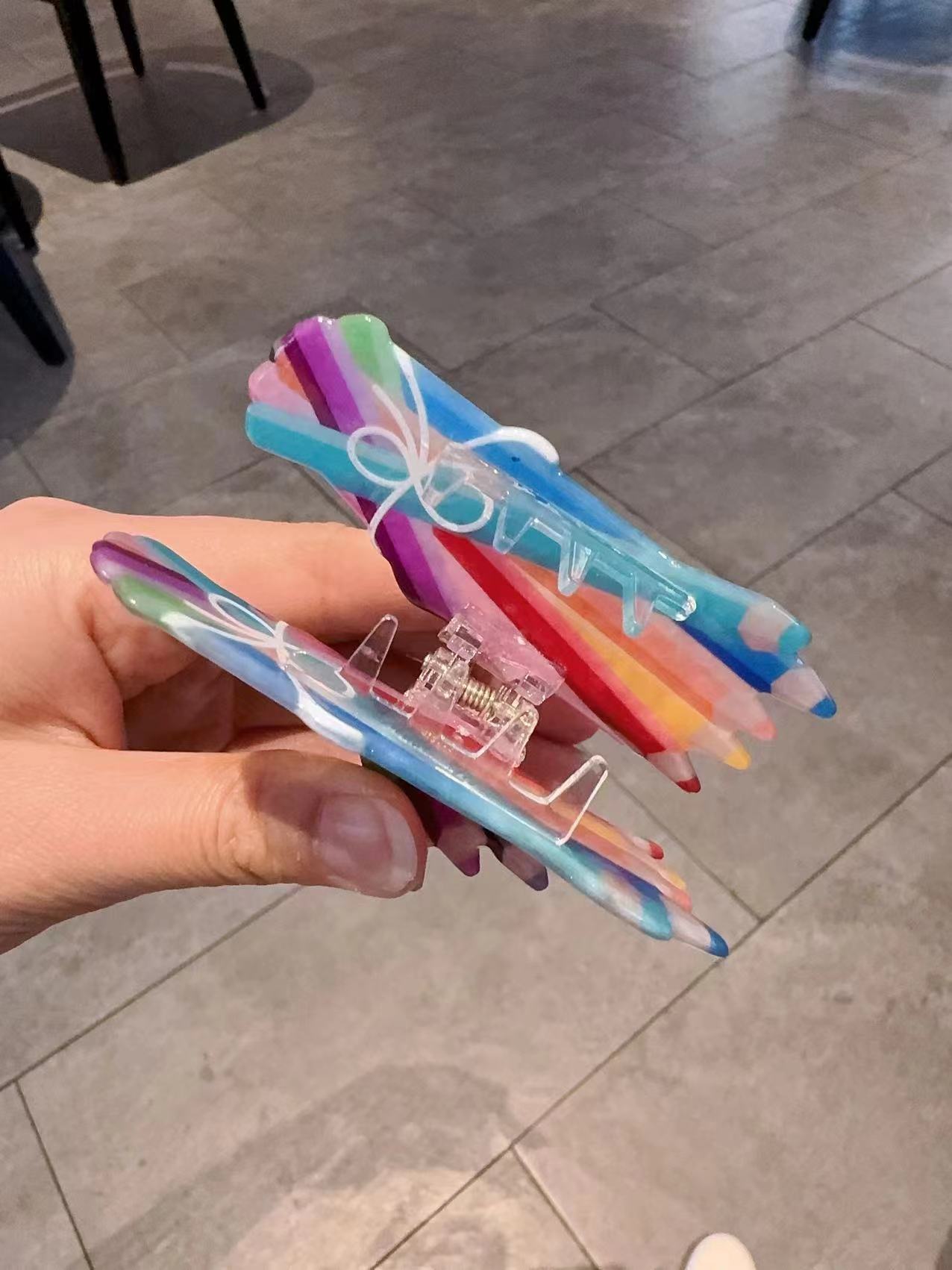 1 Colorful paintbrush grab cli - đánh giá và giá Women Accessories Bouquet