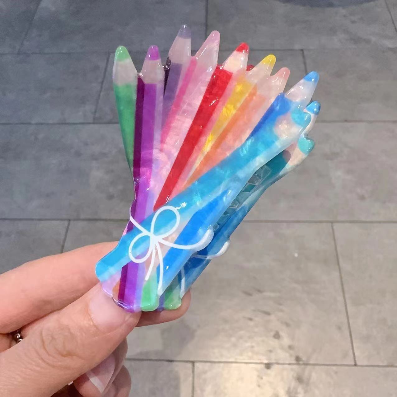1 Colorful paintbrush grab cli - đánh giá và giá Women Accessories Bouquet