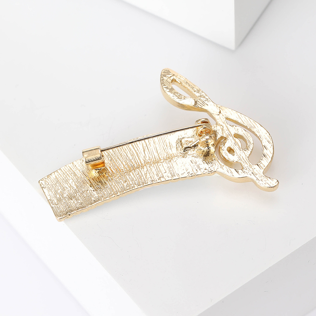 Enamel Note Pin for Women Unis - đánh giá và giá Women'S Work Accessories