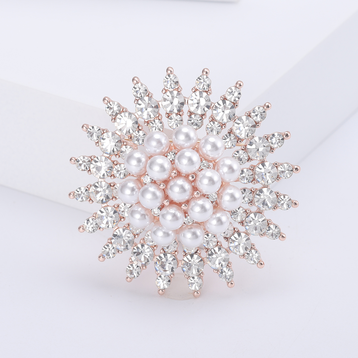 Pearl Flower Brooches For Wome - đánh giá và giá Women Accessories Bouquet